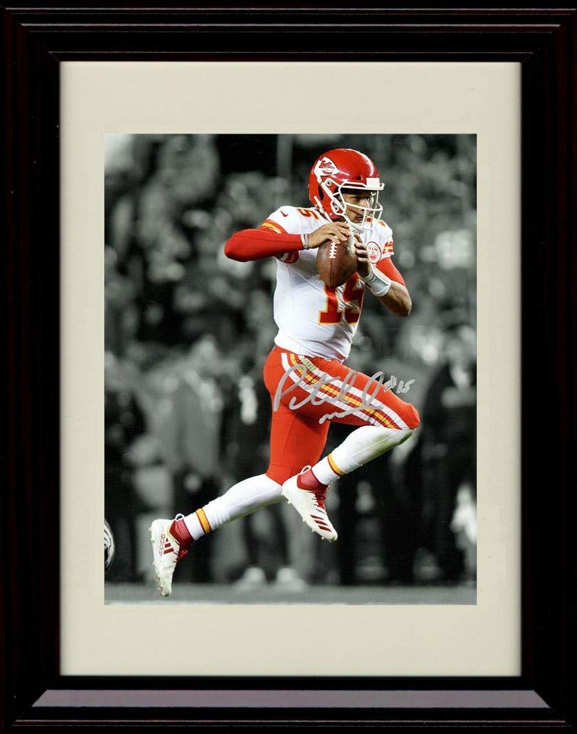 8x10 Framed Patrick Mahones Autograph Replica Print - Downfield Scramble Framed Print - Pro Football FSP - Framed   