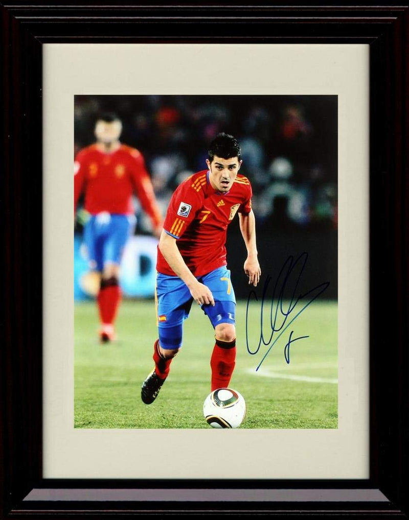 Unframed David Villa Autograph Replica Print - Running with Ball Unframed Print - Soccer FSP - Unframed   