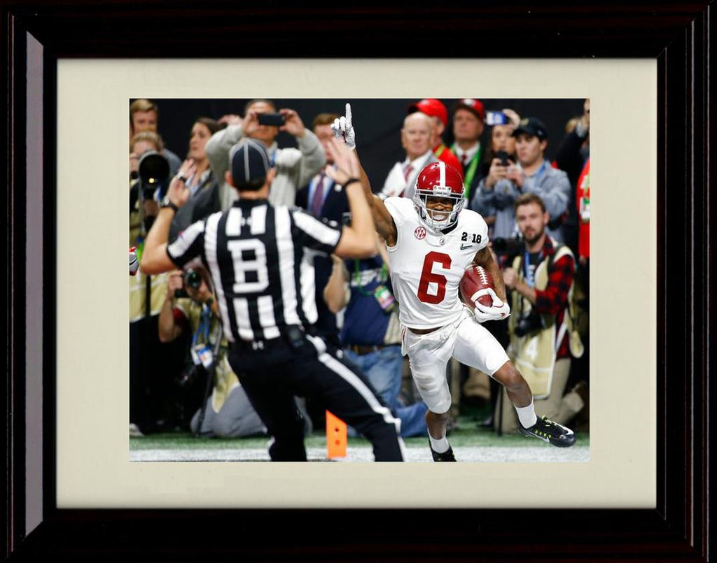 Framed 8x10 DeVonta Smith Autograph Promo Print - Alabama Crimson Tide- Pointing Finger With Ref Framed Print - College Football FSP - Framed   