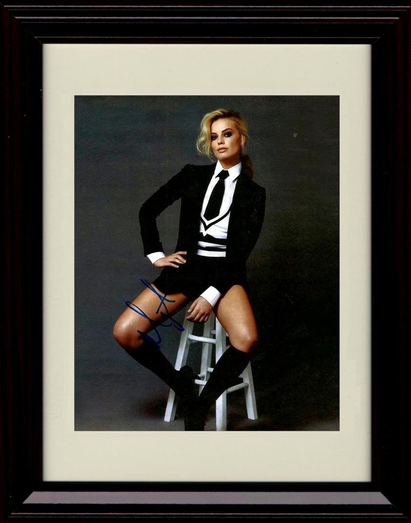 Unframed Margot Robbie Autograph Promo Print - Portrait Unframed Print - Movies FSP - Unframed   