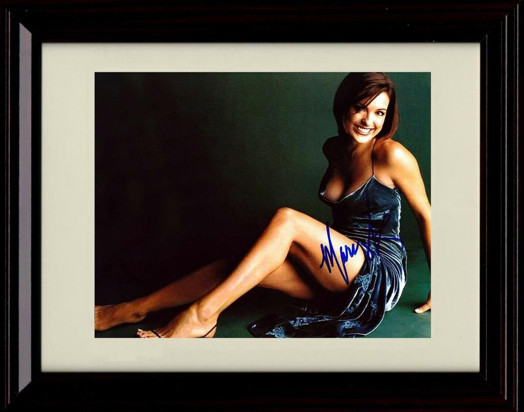 8x10 Framed Mariska Hargitay Autograph Promo Print - Landscape Framed Print - Television FSP - Framed   