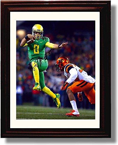 Framed Oregon Ducks Football 2013 Sports Illustrated Preview Marcus Mariota  Autograph Photo